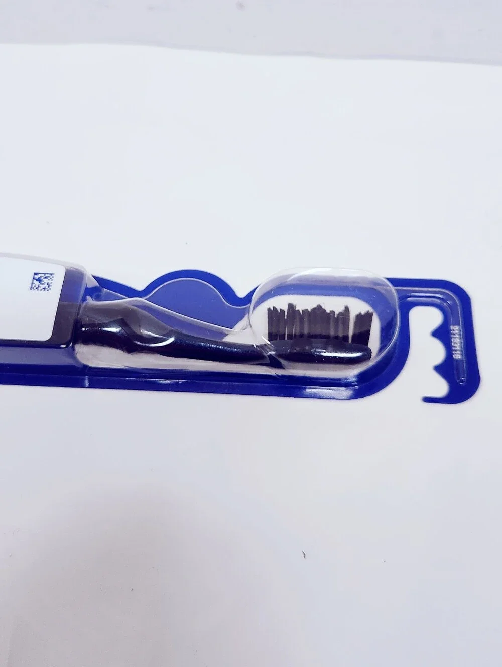 🍭7/$15 Oral-B Charcoal Whitening Toothbrush Medium Bristle